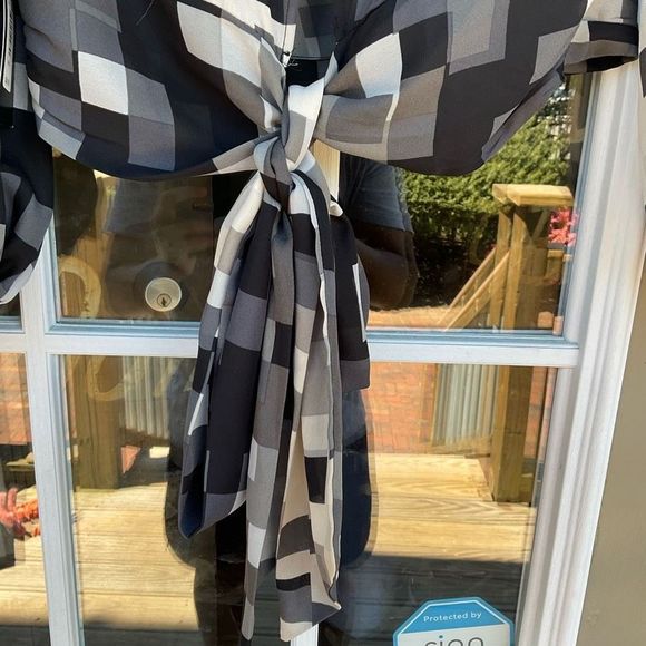 New York & Company Gabrielle Union Abstract Tie Blouse Size Large - Picture 6 of 8